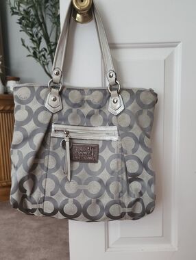 Coach Silver Gray Signature Circle Tote Shoulder Bag